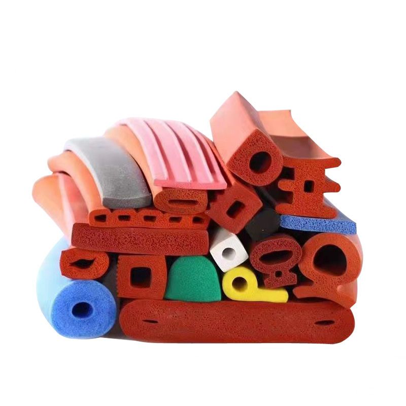 工業(yè)環(huán)境苛刻，密封條易老化？嶸牌硅膠發(fā)泡條耐候抗老化，寬溫域保持彈性，壽命更長(zhǎng)